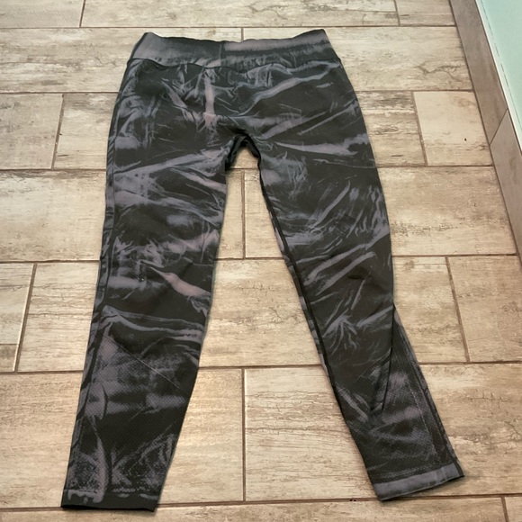 Lululemon ebb to street tight size 12 euc